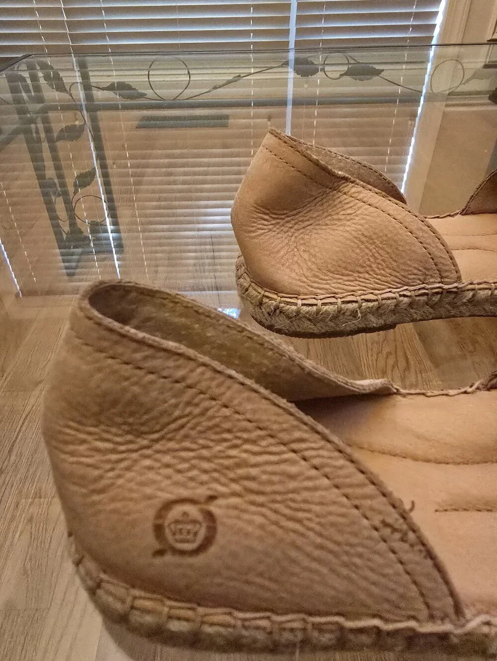 Born Women9s Espadrille Sandals in Beige Tan